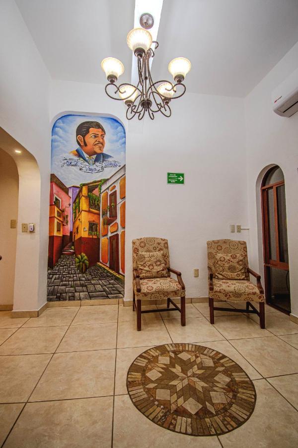 Departamentos Claussen Hotell Mazatlán Exteriör bild